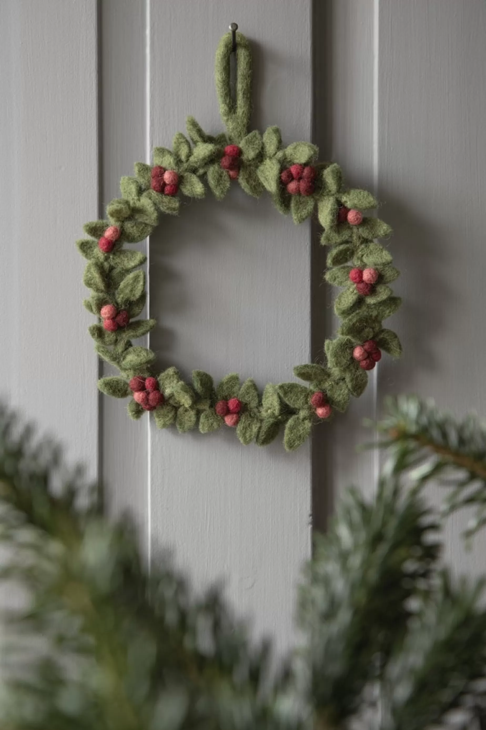 En Gry & Sif Felt Christmas Wreath - Large Holly | Wreaths