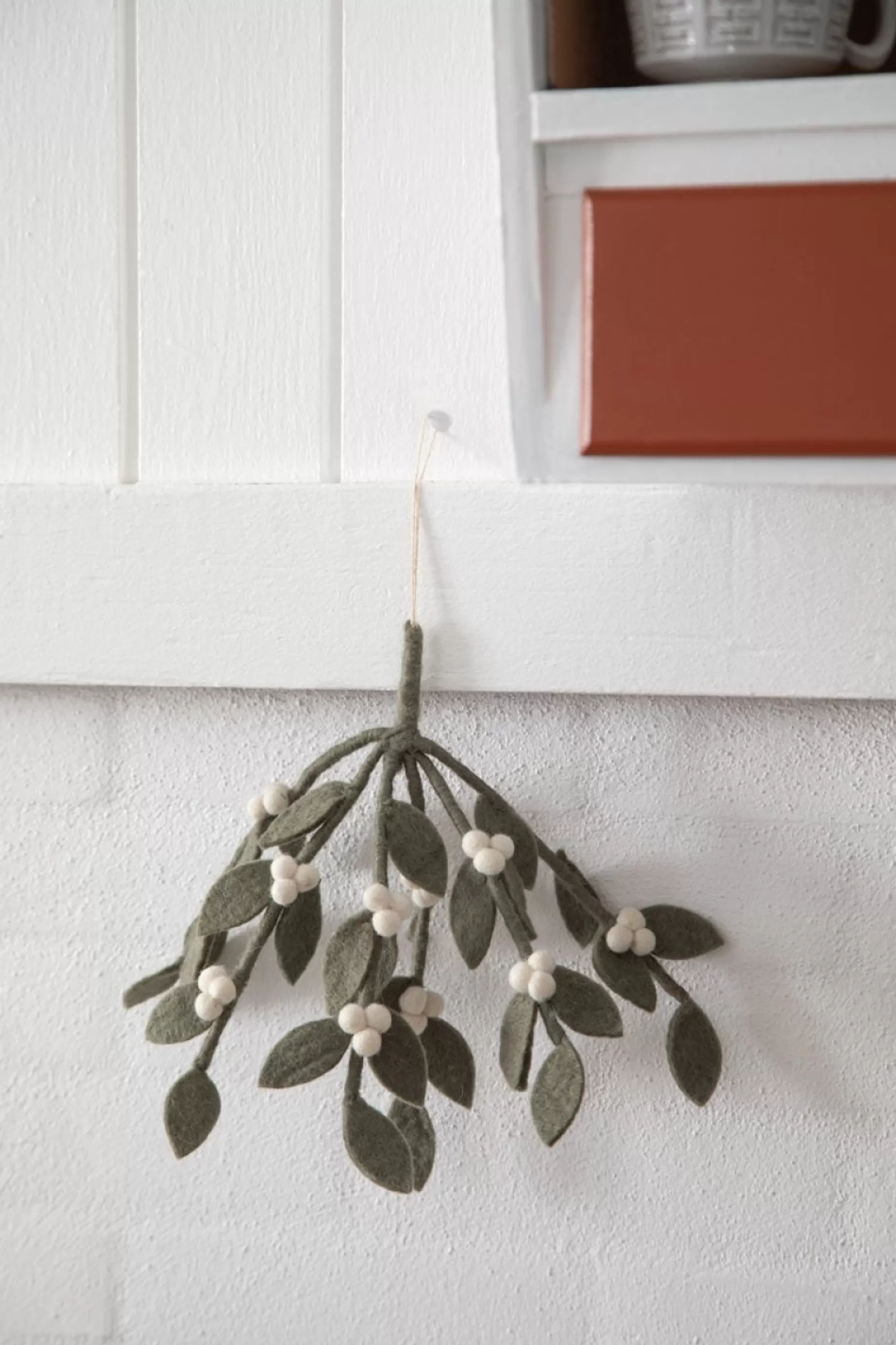 En Gry & Sif Felt Christmas Wreath - Mistletoe Branch | Wreaths