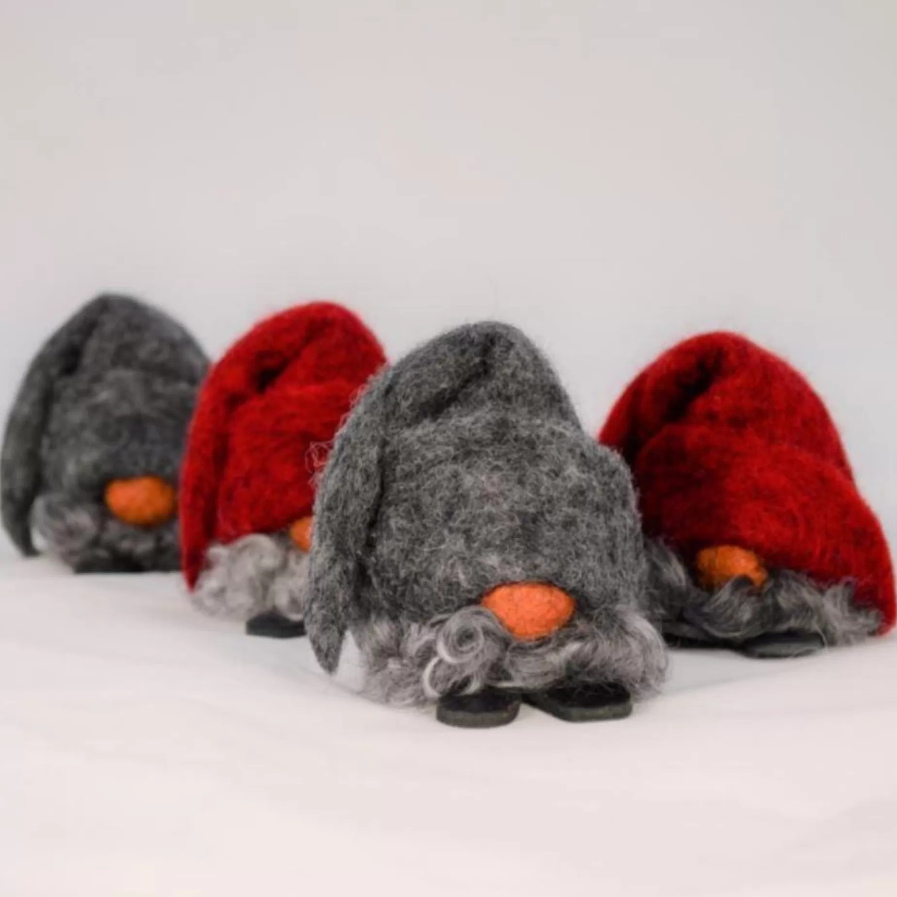 Asas Tomtebod Tomte Gnome - Little Sune (Red Cap) | Tomte Gnomes