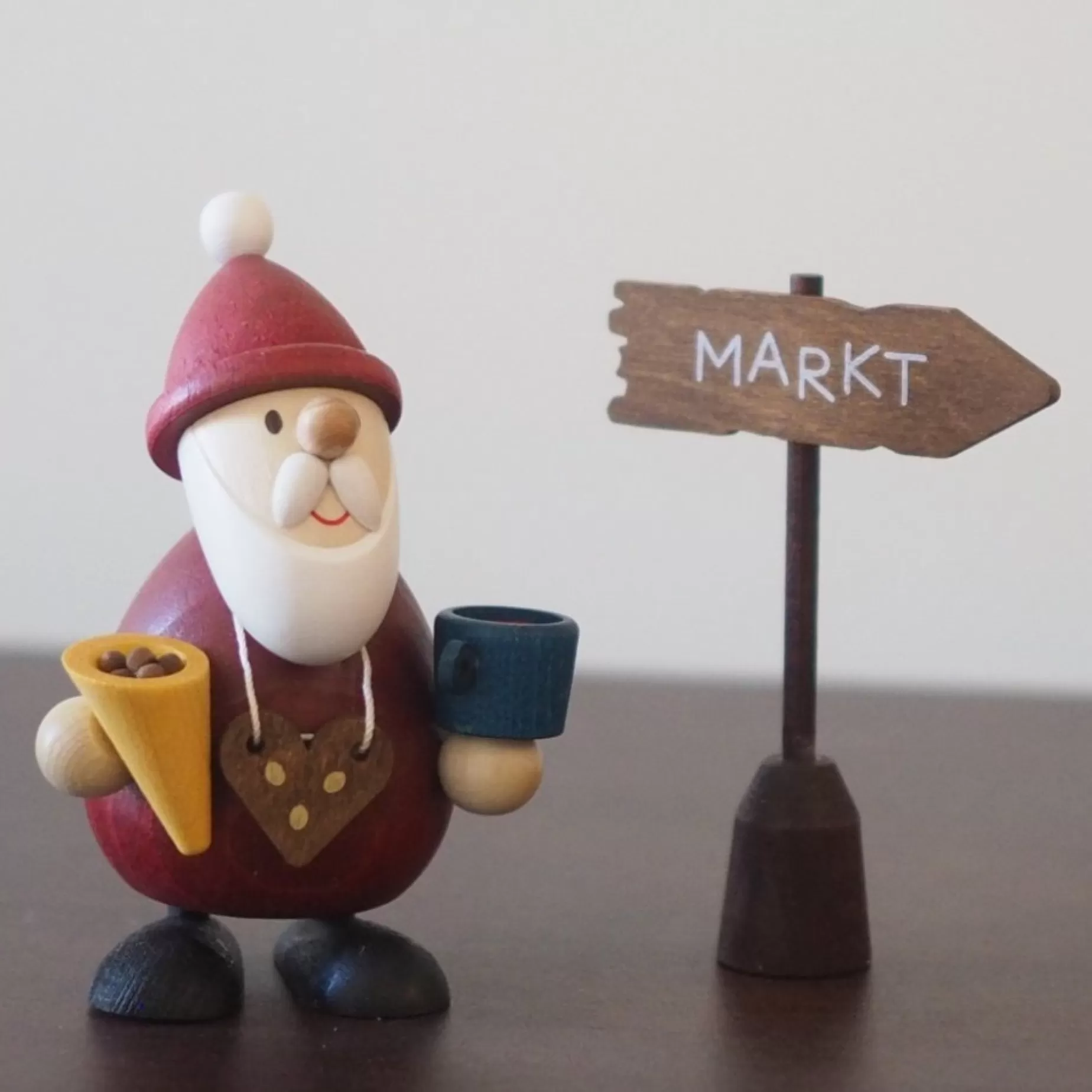 Paul Ullrich Weihnachtsmann Collectibles - Santa At The Christmas Market | Rudolph & Friends Collectibles